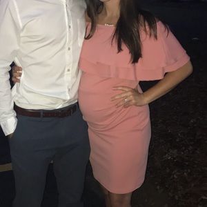 Maternity off shoulder dress 🤰🏻